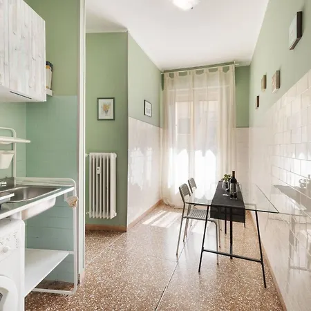 Charming With Garden View Apartment